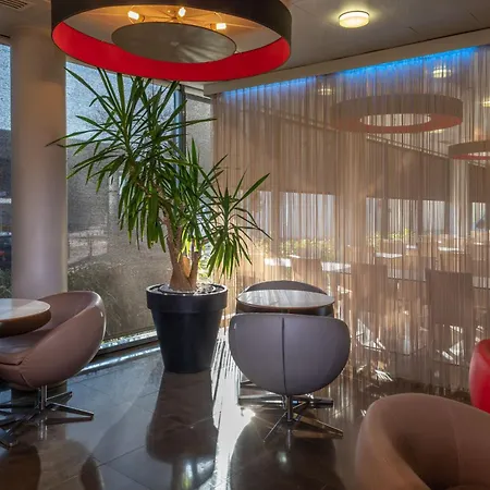 ホテル ホリデイ エクスプレス サン ナゼール