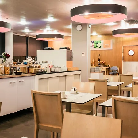 ホリデイ エクスプレス サン ナゼール ホテル