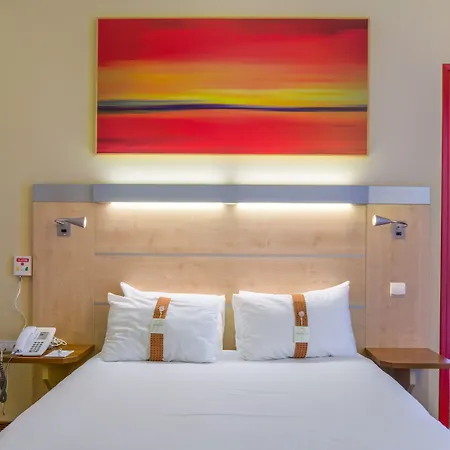 ホテル ホリデイ エクスプレス サン ナゼール 3*