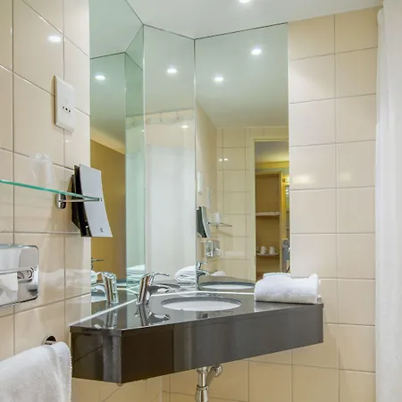 ホテル ホリデイ エクスプレス サン ナゼール サン・ナゼール