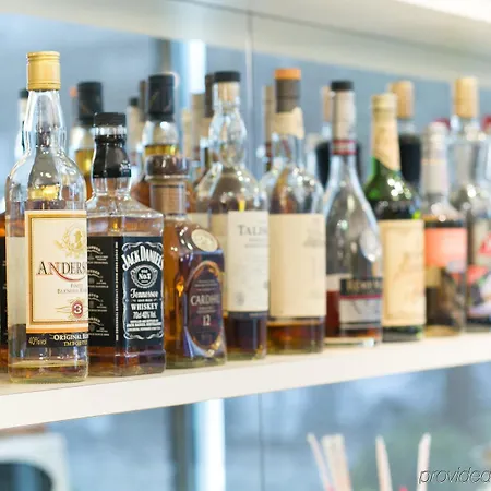 ホリデイ エクスプレス サン ナゼール ホテル 3*