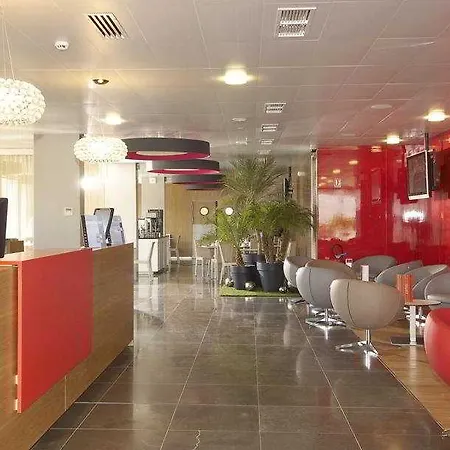 ホリデイ エクスプレス サン ナゼール ホテル 3*